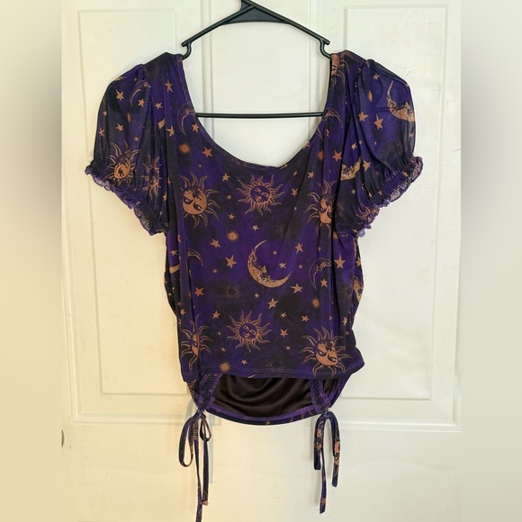 Hot Topic Cosmic Aura Celestial Sun Moon Top Size L NWOT - Picture 3 of 3